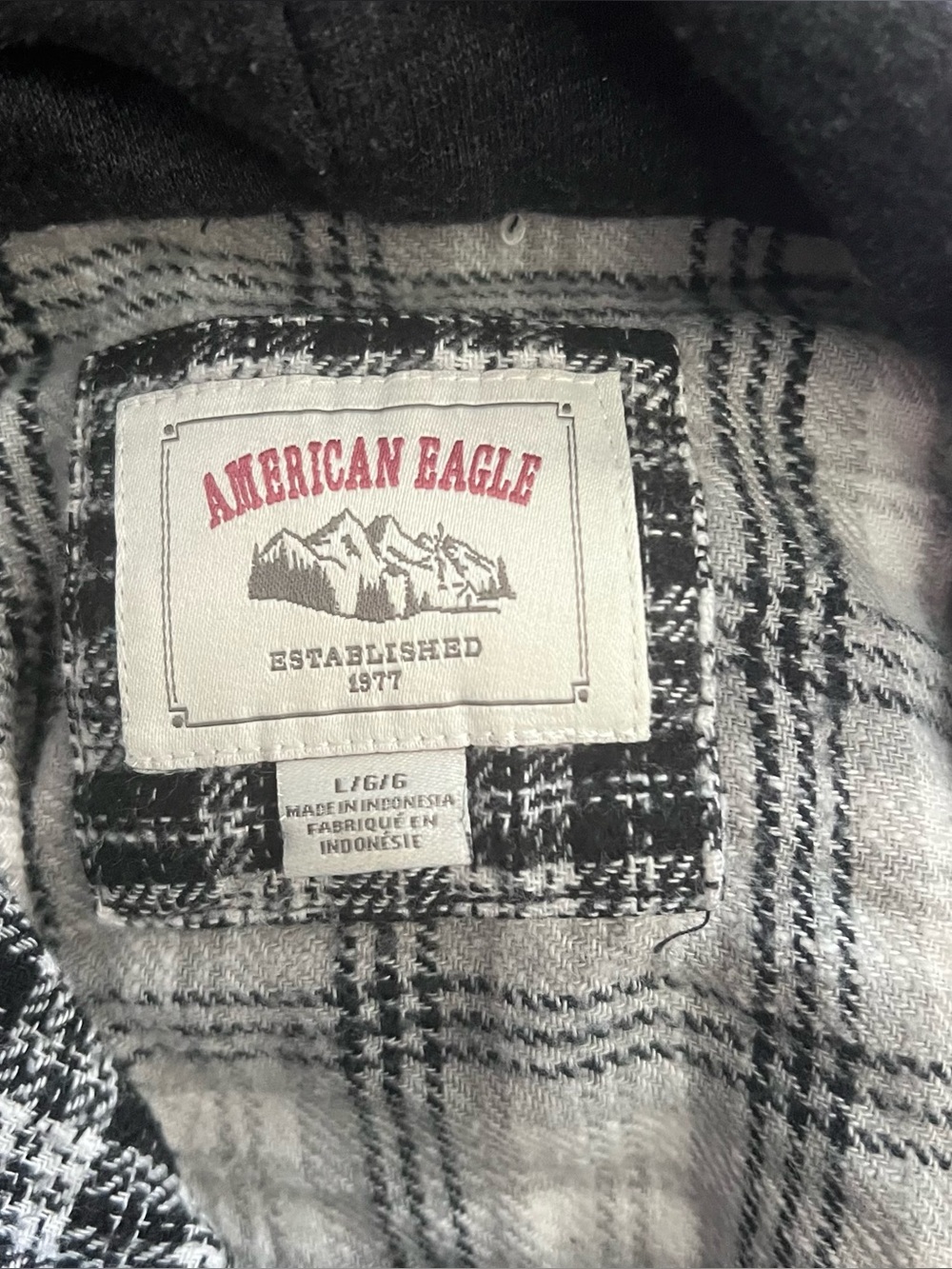 American Eagle Cropped Black White Split Plaid Hooded Shirt Size Large - Picture 4 of 5